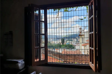 Casa à venda com 3 quartos, sendo 1 suíte, no Centro, São Roque, SP