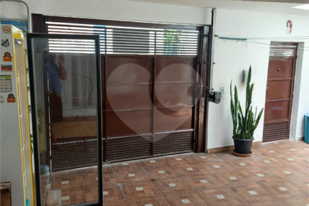 Casa à venda com 4 quartos, sendo 1 suíte, em Vila Pirajussara, São Paulo, SP