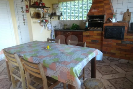 Chácara à venda com 4 quartos, sendo 1 suíte, em Bairro dos Pires, Extrema, MG