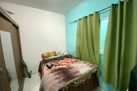 Sobrado à venda com 4 quartos em Jardim Santa Luzia de Poa, Itaquaquecetuba, SP