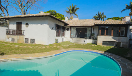 Casa Térrea à venda ou para alugar com 4 quartos, sendo 3 suítes,  em Alto da Boa Vista, São Paulo, SP