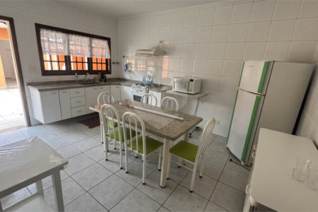 Sobrado à venda ou para alugar com 4 quartos, sendo 2 suítes, em Jardim Terceiro Centenário, Atibaia, SP