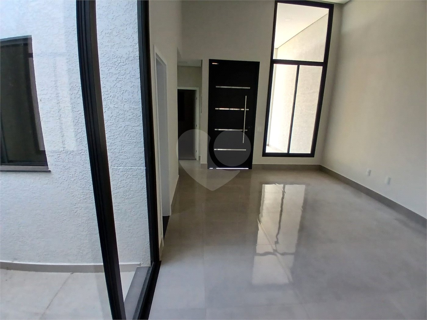 Casa à venda com 3 quartos, sendo 1 suíte, no condomínio Jardim, Sorocaba - SP