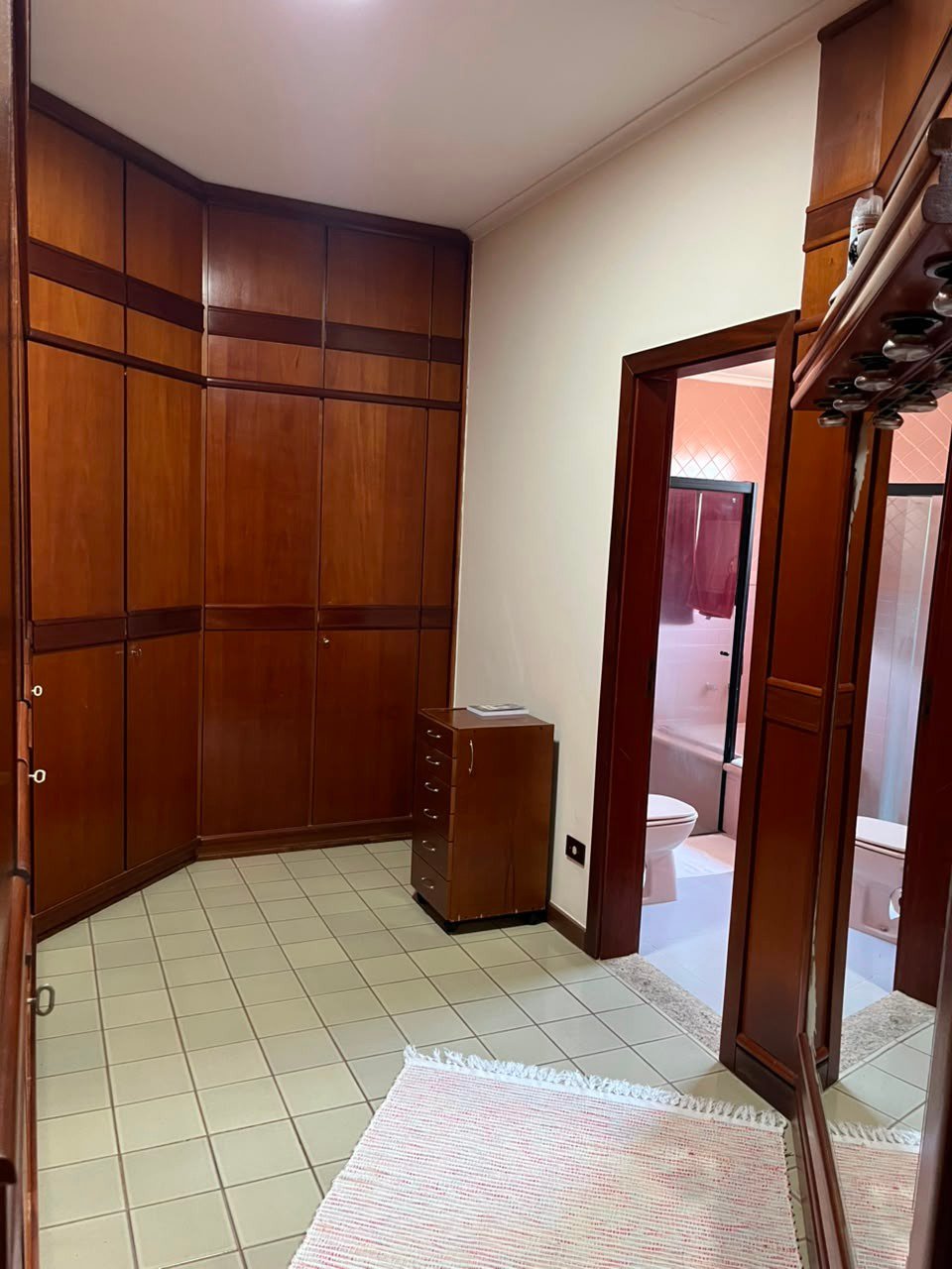 Casa à venda com 3 quartos, sendo 1 suíte,  em Santos Dumont, Três Lagoas, MS