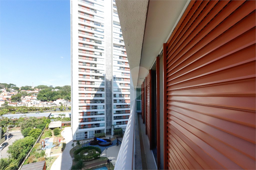 Apartamento à venda com 3 quartos, sendo 1 suíte,  em Vila Anastácio, São Paulo, SP