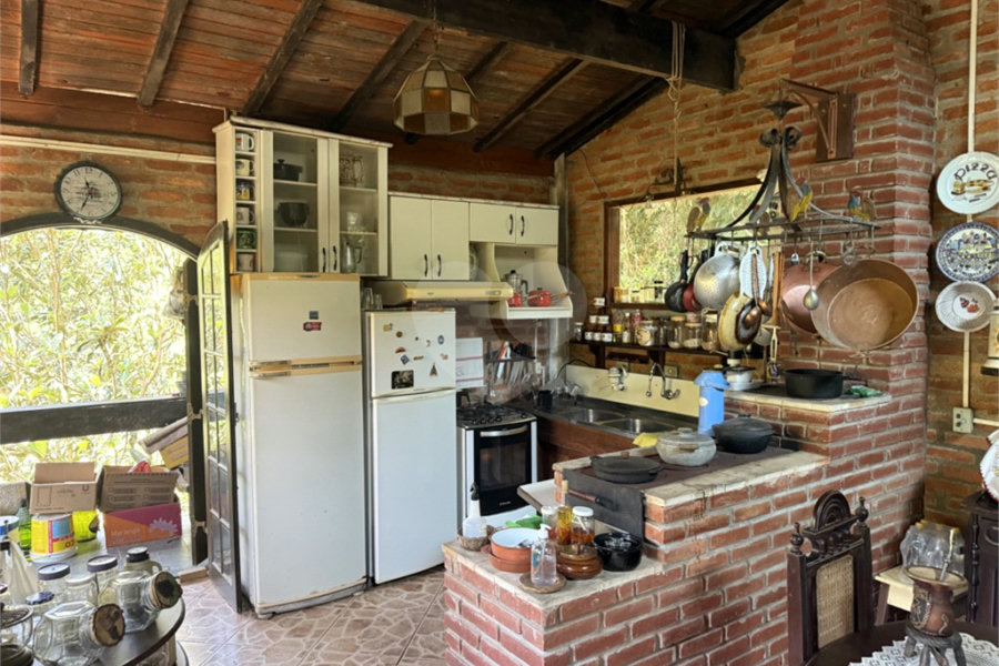 Casa à venda com 4 quartos no condomínio Parque Suiça, Caieiras - SP