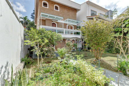 Casa à venda com 3 quartos, sendo 1 suíte, em Alto da Boa Vista, São Paulo, SP
