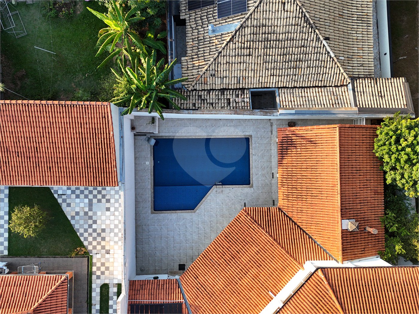 Casa à venda com 6 quartos, sendo 5 suítes, no condomínio Ibiti do Paço, Sorocaba - SP