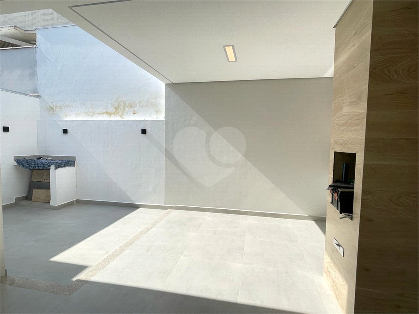 Casa à venda com 3 quartos, sendo 1 suíte, no condomínio Horto Florestal Iii, Sorocaba - SP