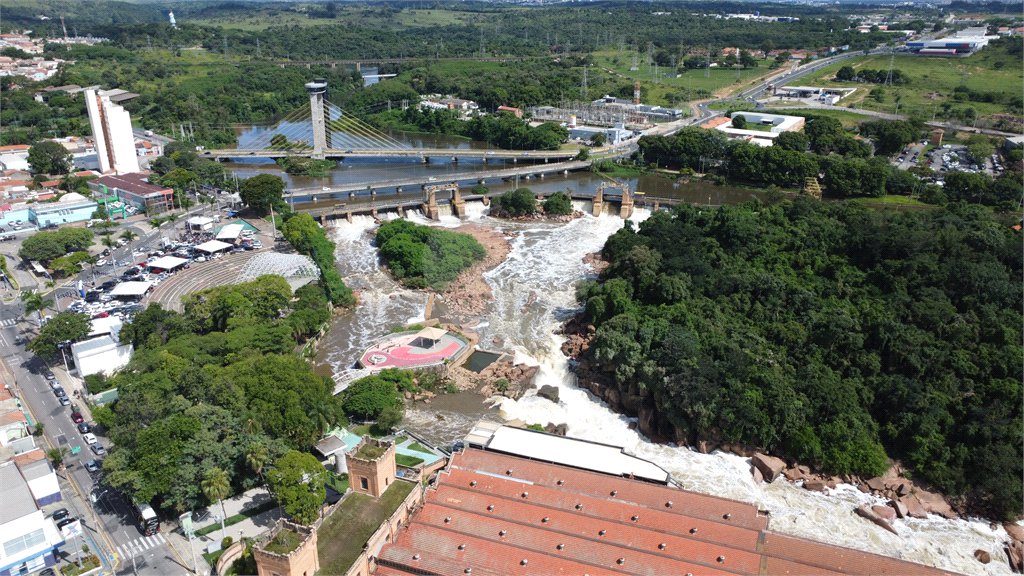 Casa à venda com 4 quartos, sendo 1 suíte, em Jardim Celani, Salto, SP