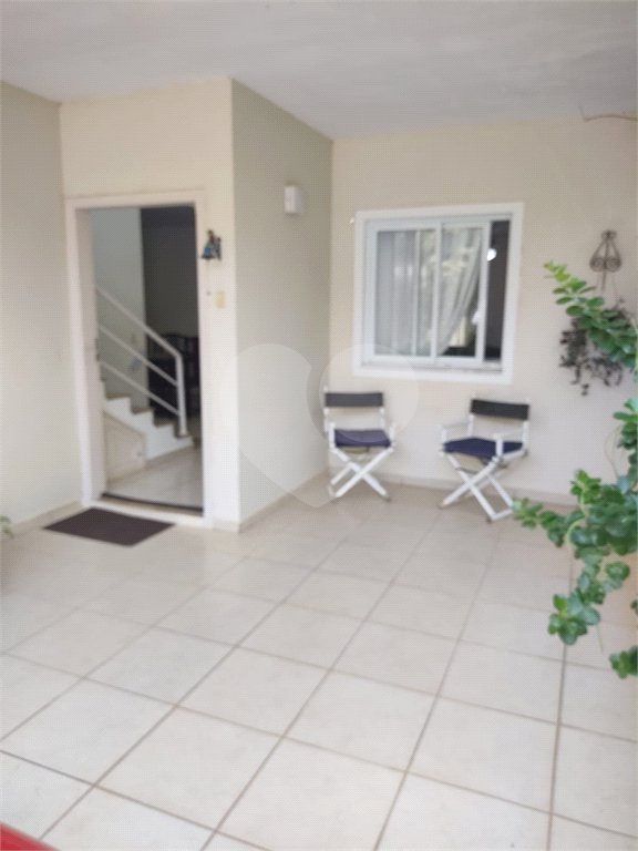 Casa à venda com 3 quartos, sendo 1 suíte, no condomínio Picollo Villaggio, Louveira - SP