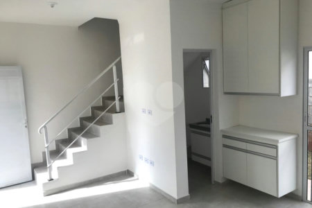 Casa de Vila à venda com 2 quartos em Jardim São Felipe, Atibaia, SP