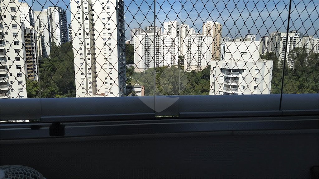 Apartamento à venda com 3 suítes em Jardim Londrina, São Paulo, SP