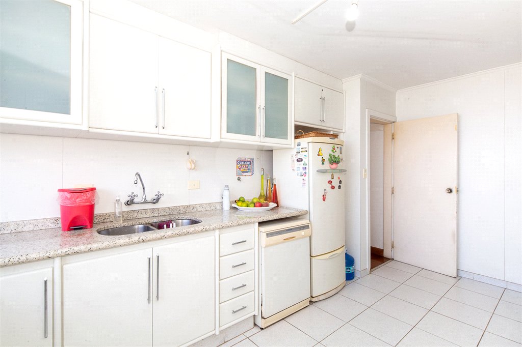 Apartamento à venda com 3 quartos, sendo 2 suítes,  em Alto da Boa Vista, São Paulo, SP