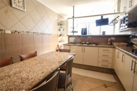 Sobrado à venda com 3 quartos, sendo 1 suíte, em Parada Inglesa, São Paulo, SP