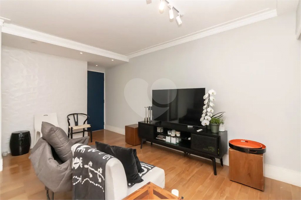 Apartamento à venda com 3 quartos, sendo 2 suítes, em Vila Olímpia, São Paulo, SP