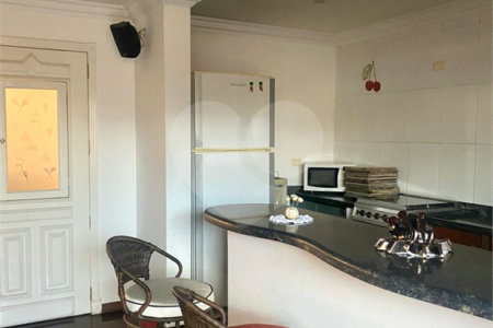 Casa à venda com 4 quartos, sendo 3 suítes, em Jardim Maia, Guarulhos, SP