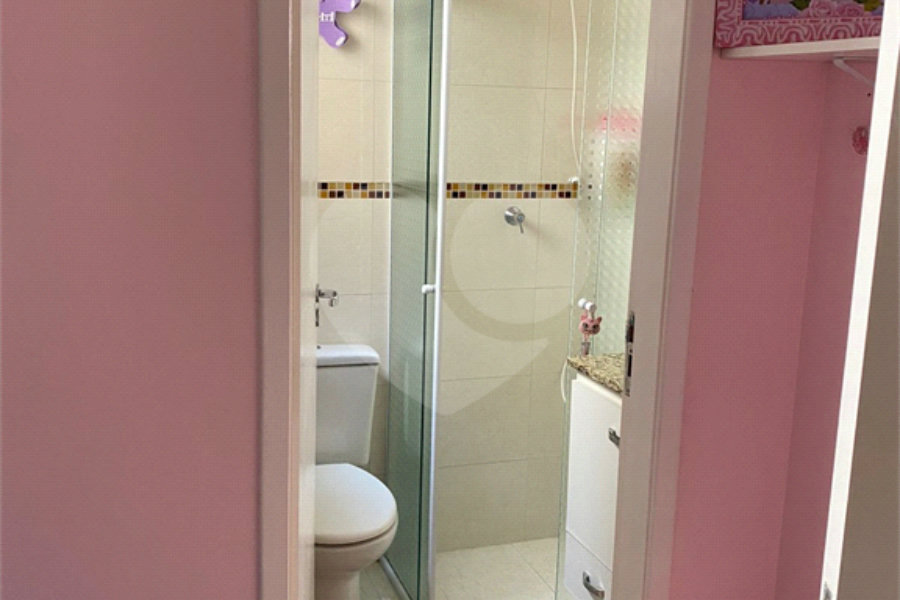 Casa à venda com 2 suítes no condomínio Real Iraci, São Paulo - SP