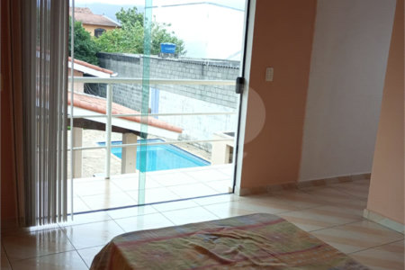 Sobrado à venda com 4 quartos, sendo 1 suíte,  em Vila Suissa, Mogi das Cruzes, SP