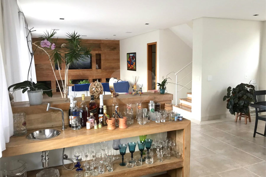 Casa à venda com 3 suítes no condomínio Alpes da Cantareira, Mairiporã - SP