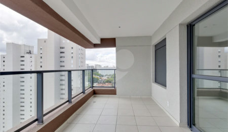 Apartamento à venda com 2 suítes em Santo Amaro, São Paulo, SP
