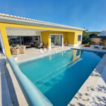 Casa com 3 quartos à venda em Mexilhoeira Grande, Portimão, Portugal – Piscina