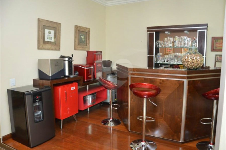 Casa à venda com 8 quartos, sendo 5 suítes, em Serra da Cantareira, Mairiporã, SP