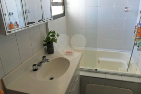 Apartamento à venda com 3 quartos, sendo 1 suíte, em Vila Andrade, São Paulo, SP