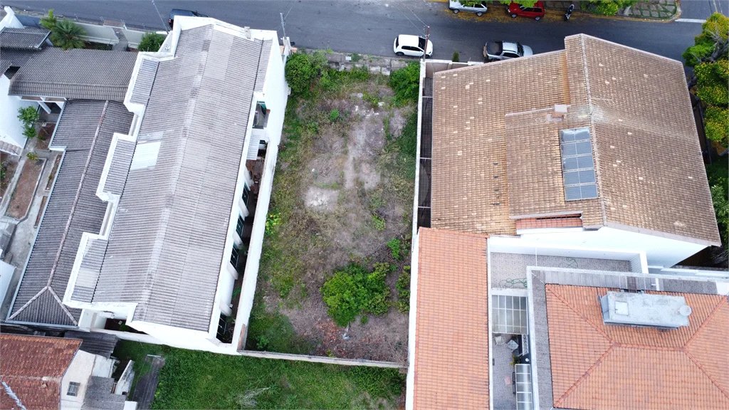Terreno 300m² à Venda próximo ao centro á poucos metros da Avenida Champagnat