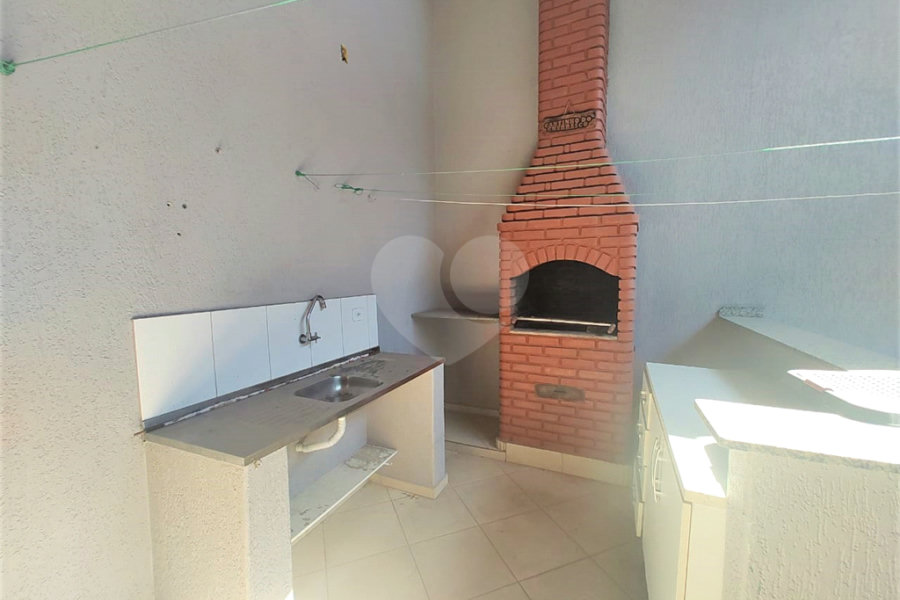 Sobrado à venda com 4 quartos, sendo 1 suíte, em Jardim Regina, São Paulo, SP