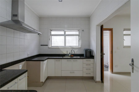 Casa Térrea à venda com 4 quartos, sendo 2 suítes, em Bosque da Saúde, São Paulo, SP