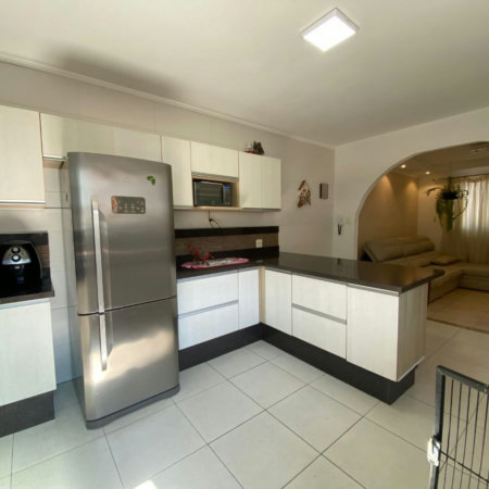 Casa com 2 dormitórios à venda, 127 m² por R$ 640.000,00 - Marapé - Santos/SP