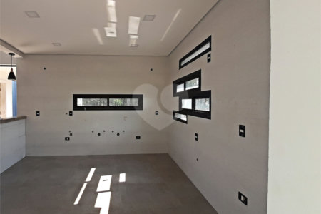 Casa à venda ou para alugar com 4 quartos, sendo 3 suítes, em Serra dos Lagos (jordanésia), Cajamar, SP