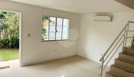 Casa à venda com 4 quartos, sendo 3 suítes,  no condomínio Morada da Serra Residencial, Rio de Janeiro - RJ