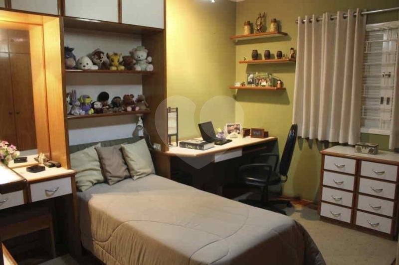 Casa à venda com 3 quartos, sendo 1 suíte, em Vila das Mercês, São Paulo, SP