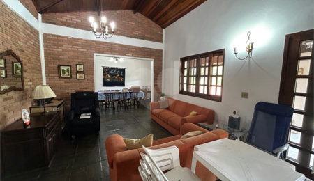 Casa à venda com 5 quartos, sendo 3 suítes,  no condomínio Estância Marambaia, Vinhedo - SP