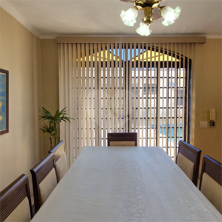 Sobrado à venda com 4 quartos, sendo 1 suíte,  em Sumarezinho, Ribeirão Preto, SP