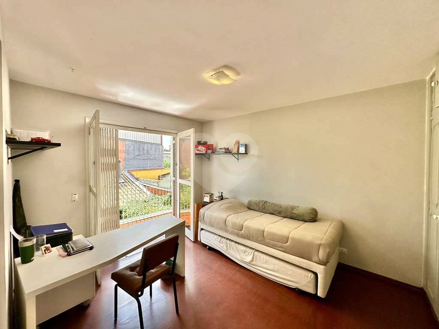 Sobrado à venda com 4 quartos, sendo 2 suítes, em Jardim Jussara, São Paulo, SP