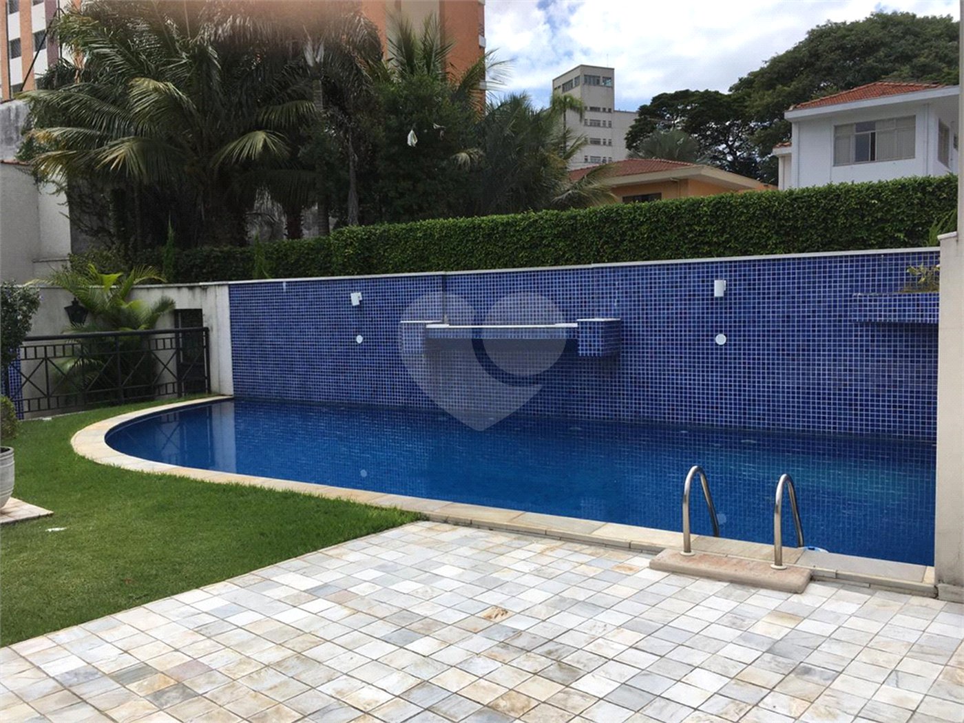 Casa à venda com 4 quartos, sendo 3 suítes,  em Vila Monumento, São Paulo, SP