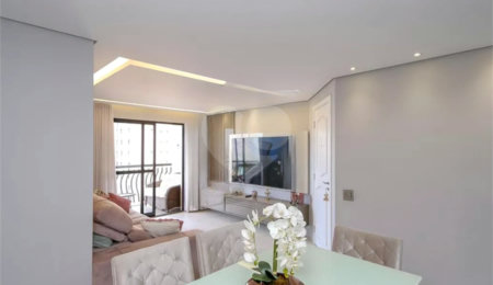 Apartamento à venda com 2 quartos, sendo 1 suíte,  em Alto da Boa Vista, São Paulo, SP