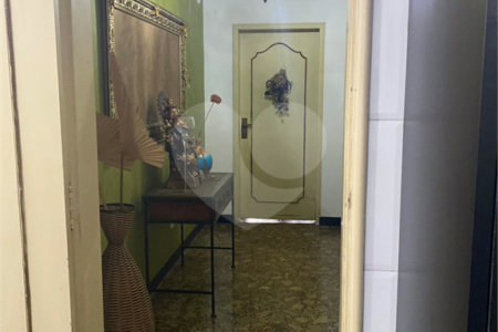Apartamento à venda com 3 quartos, sendo 1 suíte,  em República, São Paulo, SP