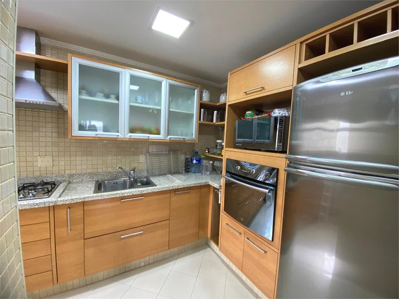 Cobertura à venda com 3 quartos, sendo 1 suíte, em Cidade São Francisco, São Paulo, SP