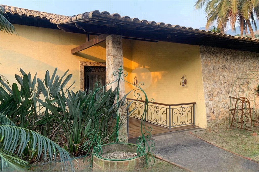 Casa à venda com 4 quartos, sendo 3 suítes, no condomínio Mirante da Barra, Rio de Janeiro - RJ
