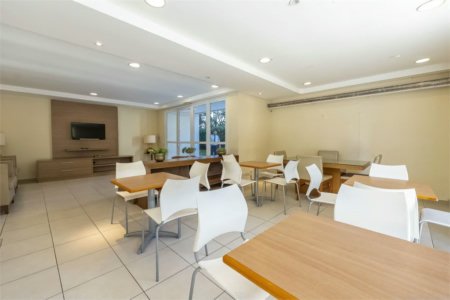 Apartamento à venda com 3 quartos, sendo 1 suíte,  em Jardim Parque Morumbi, São Paulo, SP