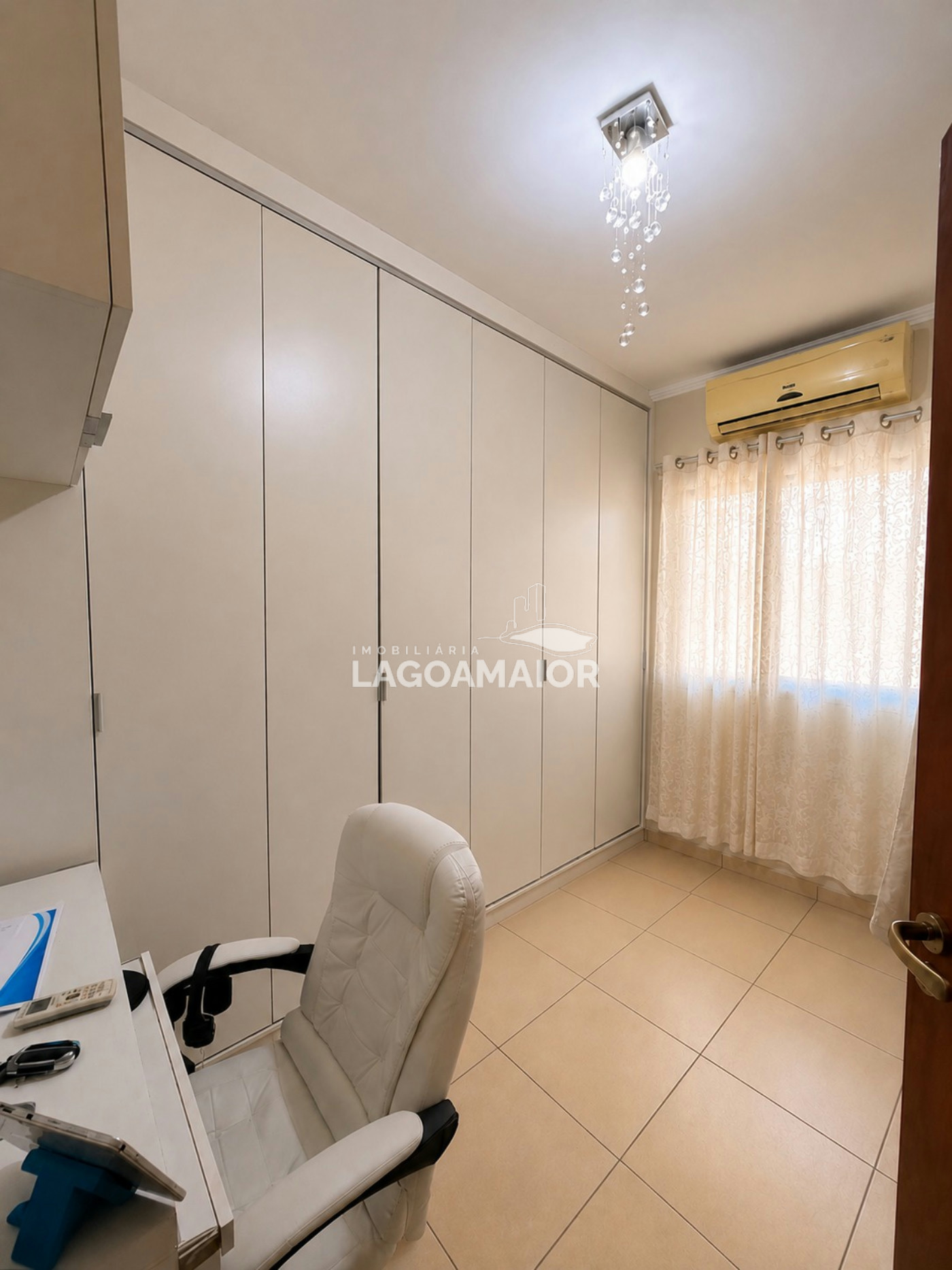Casa à venda com 3 quartos, sendo 1 suíte, em Jardim dos Ipes, Três Lagoas, MS