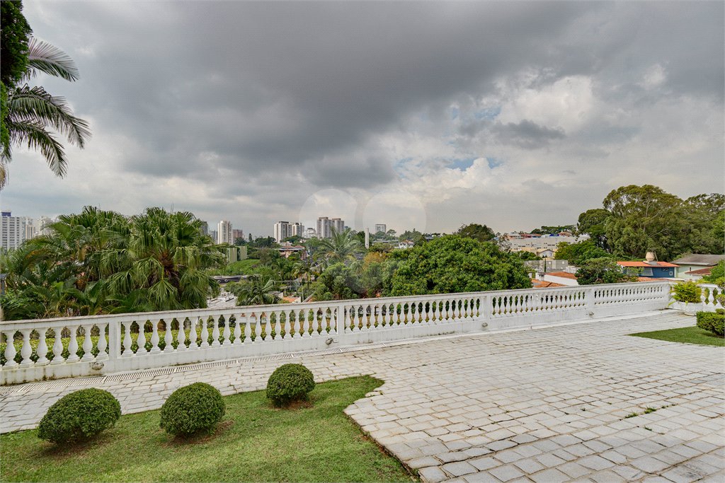 Casa Térrea à venda com 4 suítes em Chácara Flora, São Paulo, SP