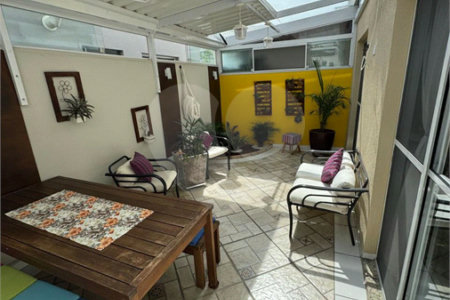 Casa à venda com 4 quartos, sendo 3 suítes,  no condomínio Villa das Flores, Mogi das Cruzes - SP