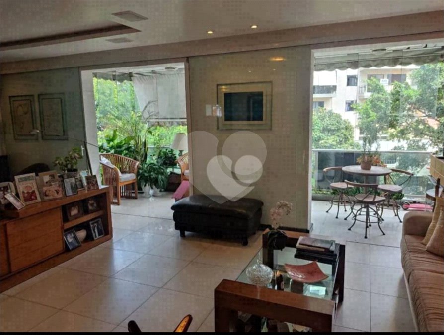 Apartamento à venda com 4 quartos, sendo 2 suítes, em Cosme Velho, Rio de Janeiro, RJ