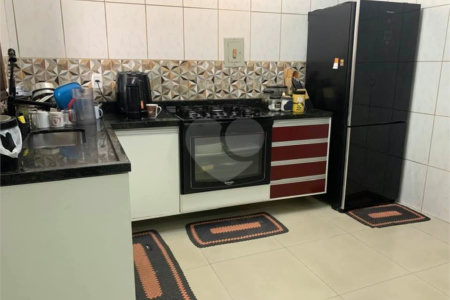 Sobrado à venda com 3 quartos, sendo 1 suíte, em Vila São Paulo, Mogi das Cruzes, SP