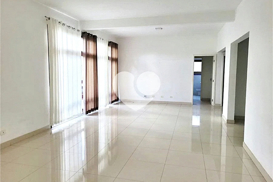 Casa à venda ou para alugar com 7 quartos, sendo 5 suítes, no condomínio Sausalito, Mairiporã - SP